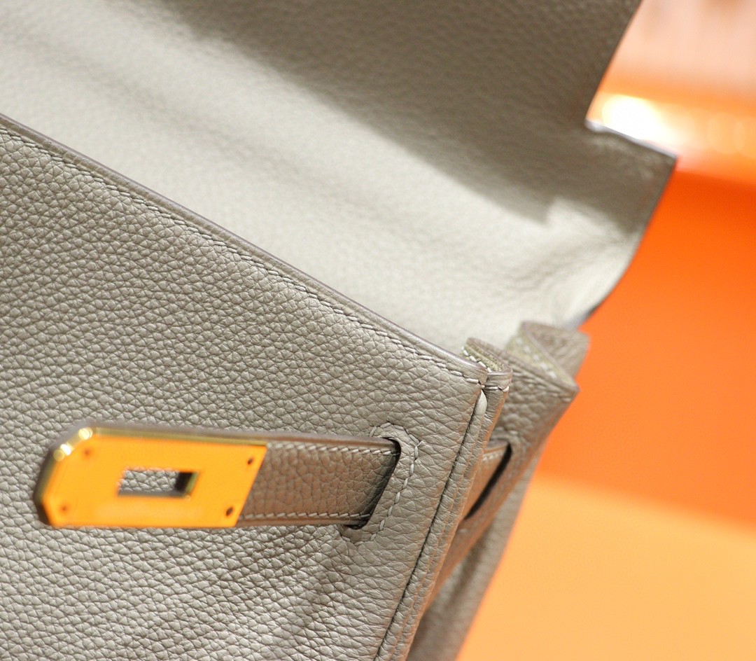 Hermès（爱马仕）Kelly 沥青灰 Togo 全手缝 小牛皮 金扣 28cm