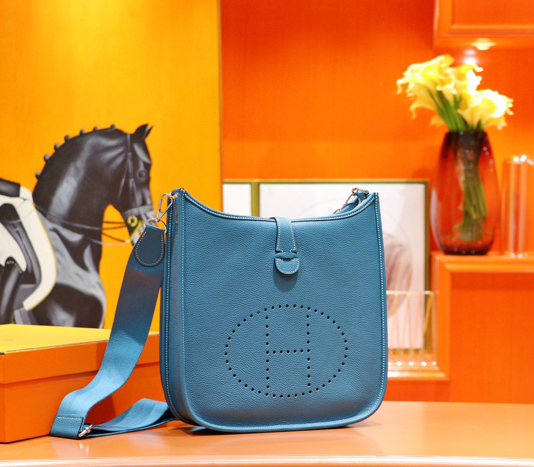 Hermès（爱马仕）Evelyne 伊芙琳 牛仔蓝 Togo 小牛皮 银扣 28cm