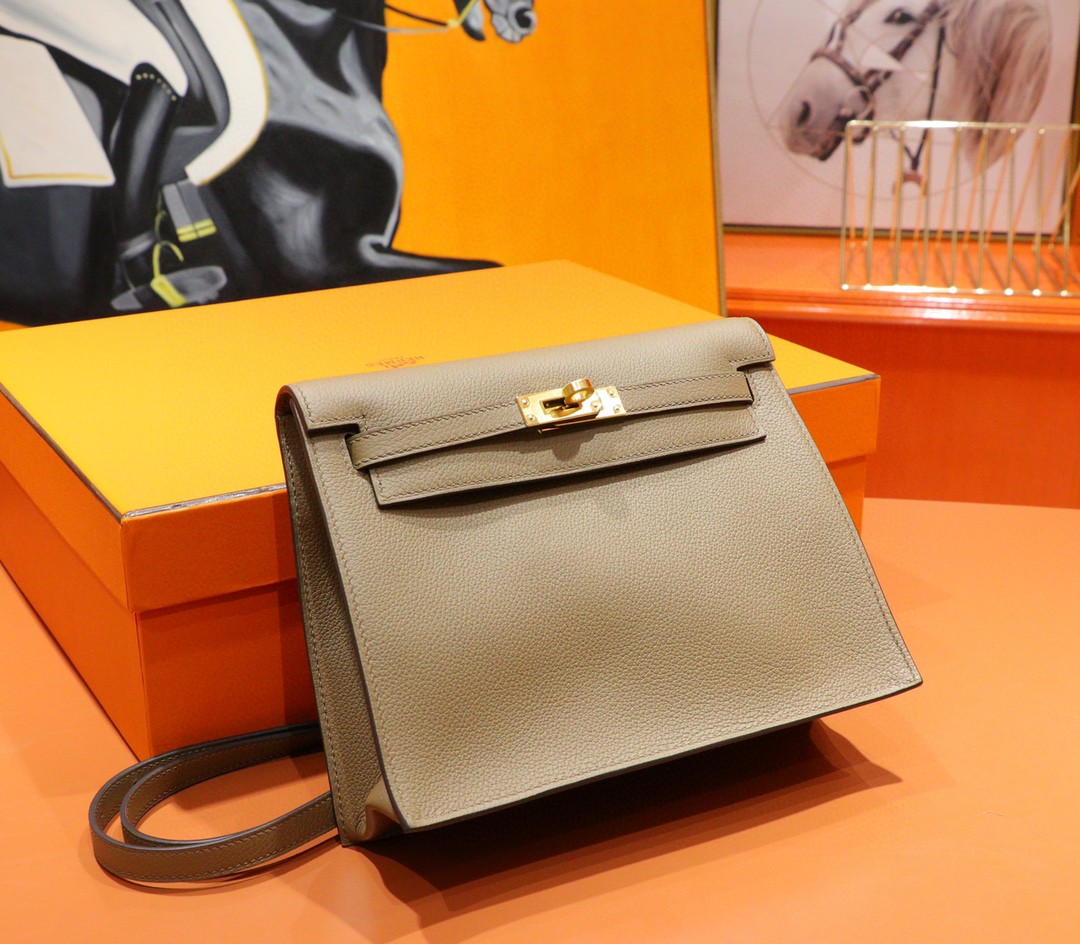 Hermès（爱马仕）Kelly Dance 威犬玛米色 Evercolor 全手缝 金扣
