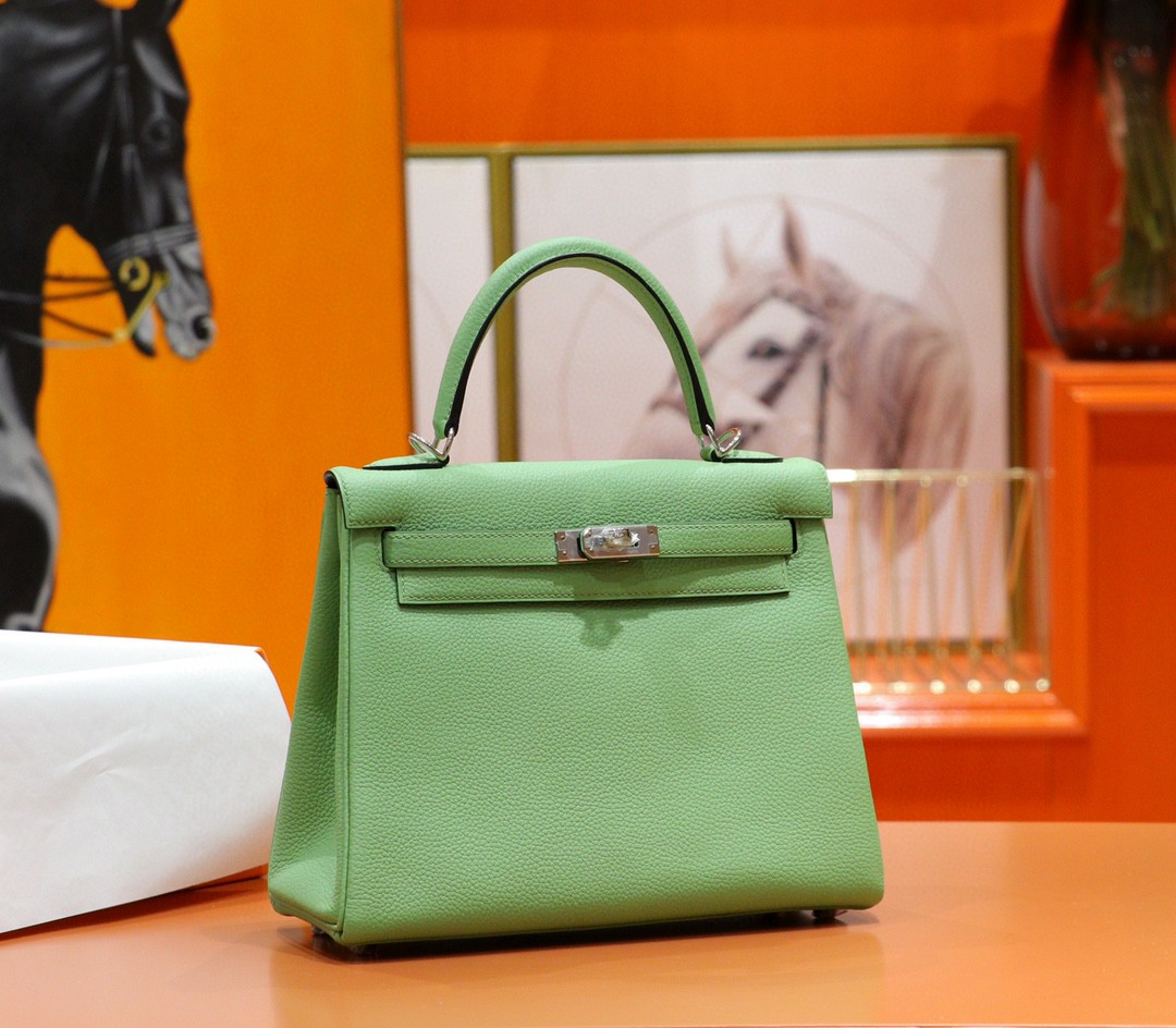Hermès（爱马仕）Kelly 凯莉包 牛油果绿 Togo 全手缝 银扣 28cm