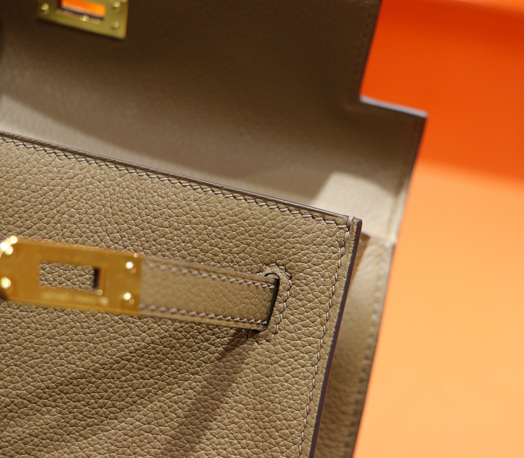Hermès（爱马仕）Kelly Dance 威犬玛米色 Evercolor 全手缝 金扣