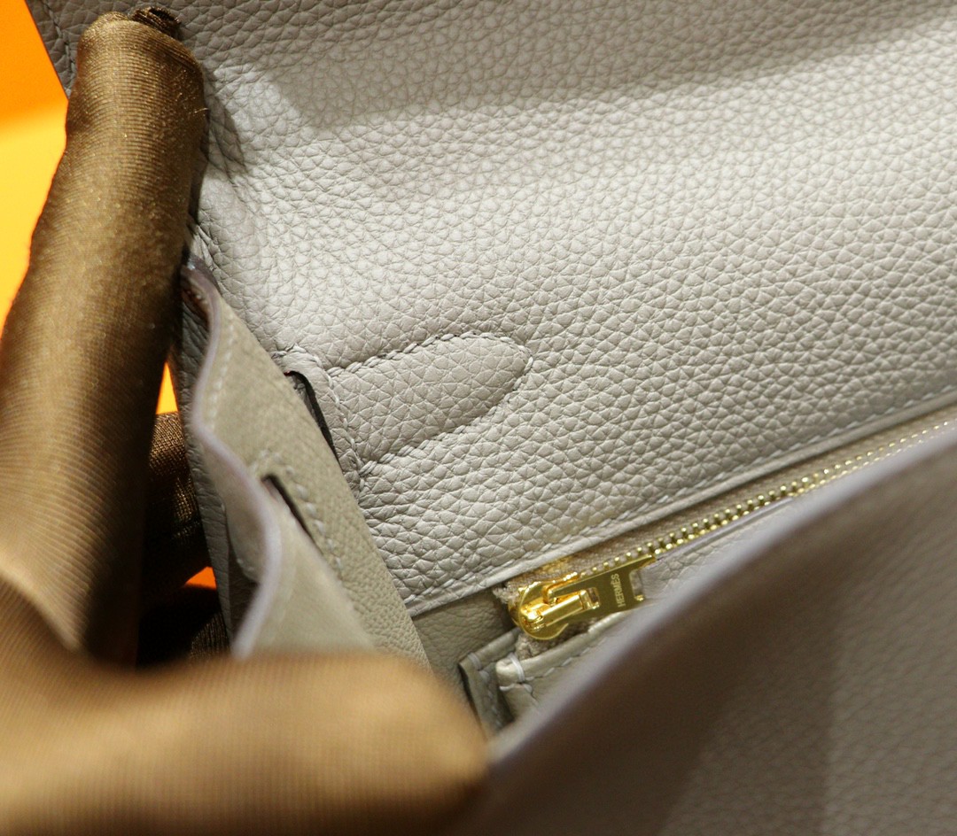 Hermès（爱马仕）Kelly 沥青灰 Togo 全手缝 小牛皮 金扣 28cm