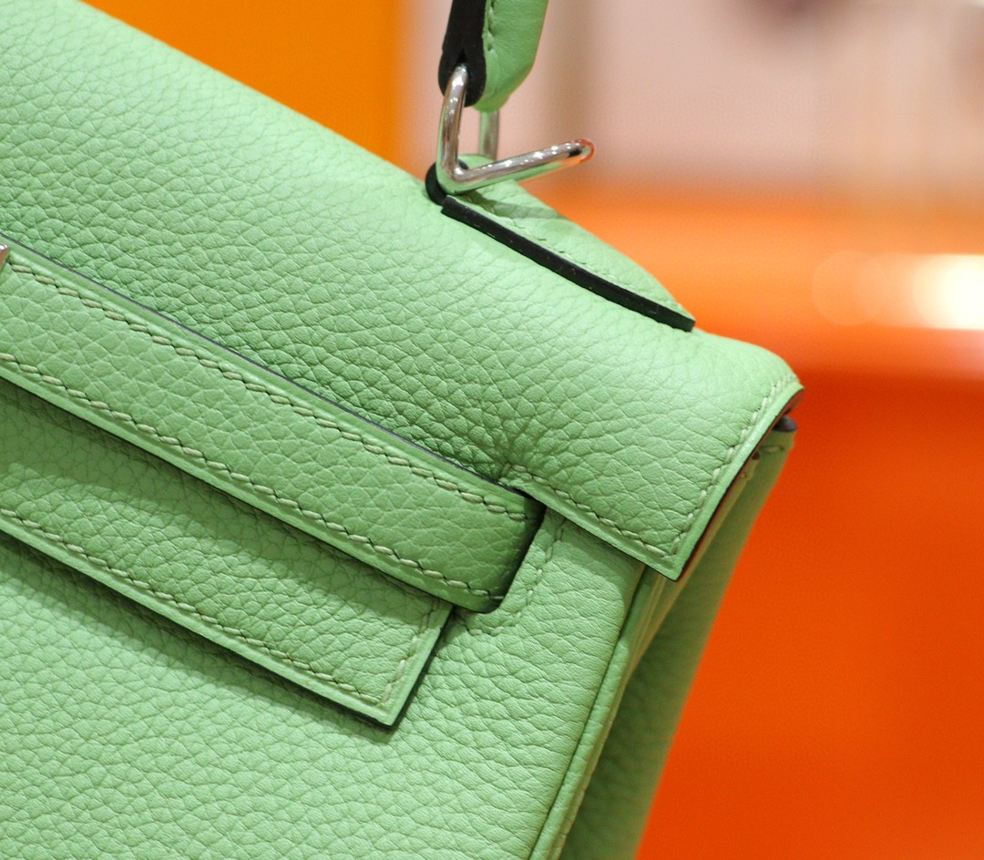 Hermès（爱马仕）Kelly 凯莉包 牛油果绿 Togo 全手缝 银扣 28cm