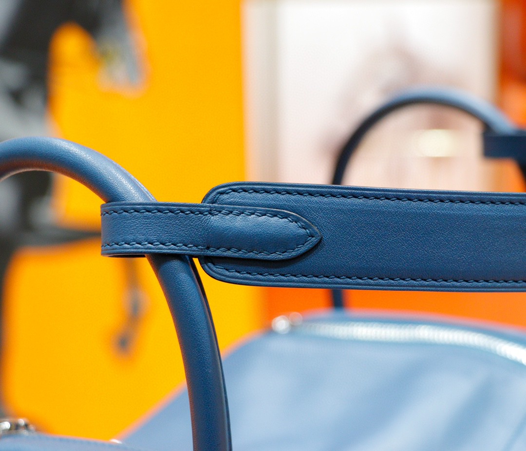 Hermès（爱马仕）Lindy 琳迪包 深邃蓝 Swift皮 银扣 30cm 全手缝
