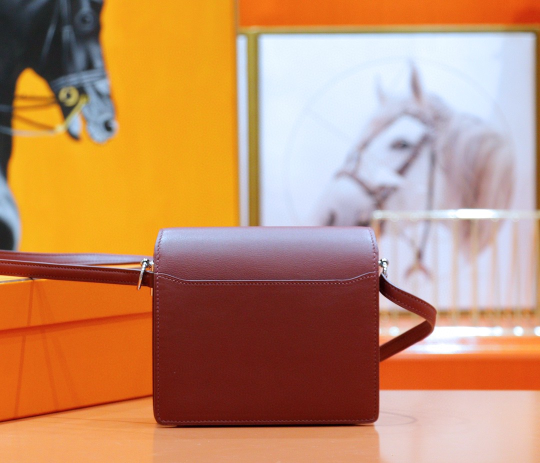 Hermès（爱马仕）Roulis 猪鼻子 酒红 Swift 全手缝 银扣 19cm