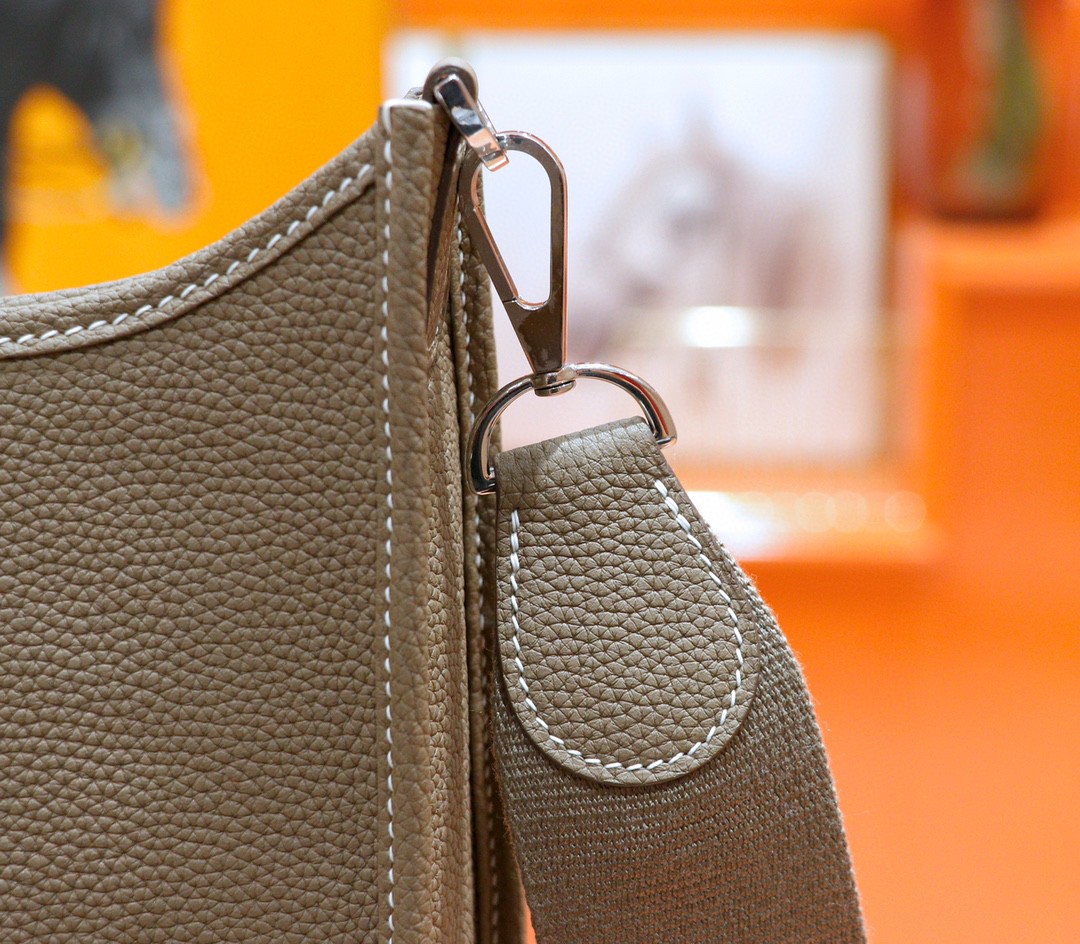 Hermès（爱马仕）Evelyne 伊芙琳 大象灰 Togo 小牛皮 银扣 28cm