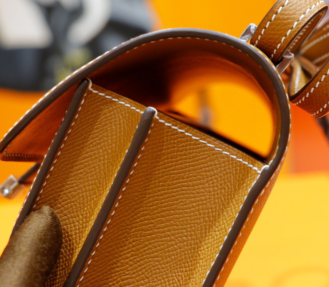 Hermès（爱马仕）Constance 空姐包 金棕 Epsom 小牛皮 全手缝 银扣 19cm