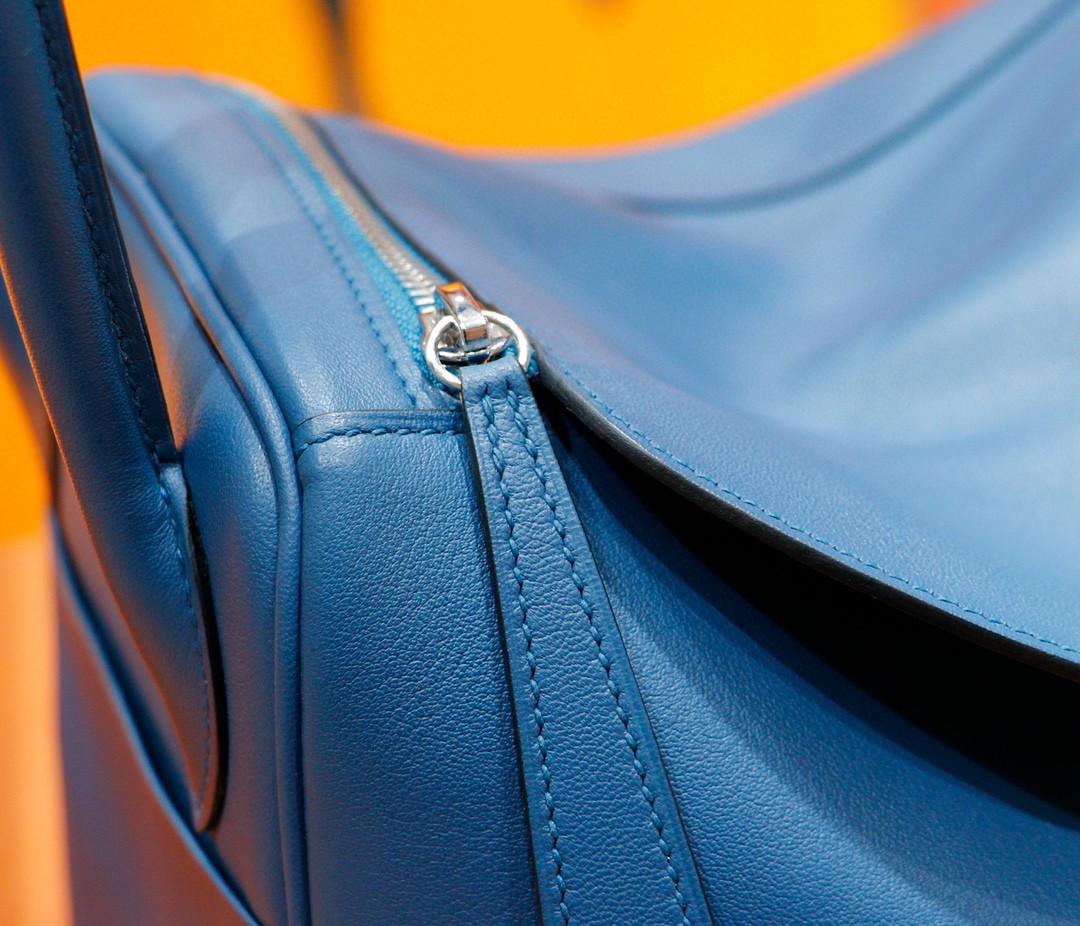 Hermès（爱马仕）Lindy 琳迪包 深邃蓝 Swift皮 银扣 30cm 全手缝