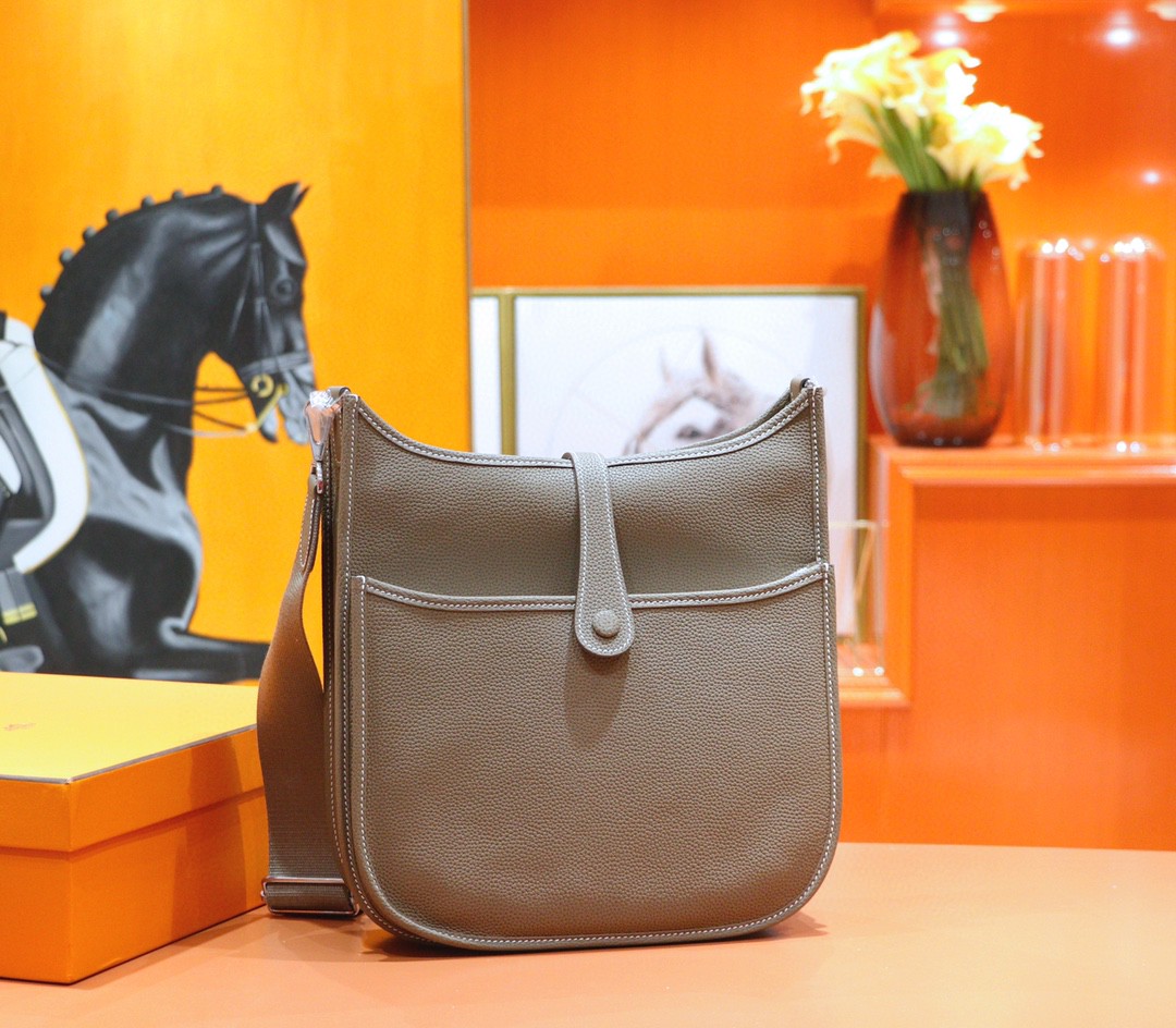 Hermès（爱马仕）Evelyne 伊芙琳 大象灰 Togo 小牛皮 银扣 28cm