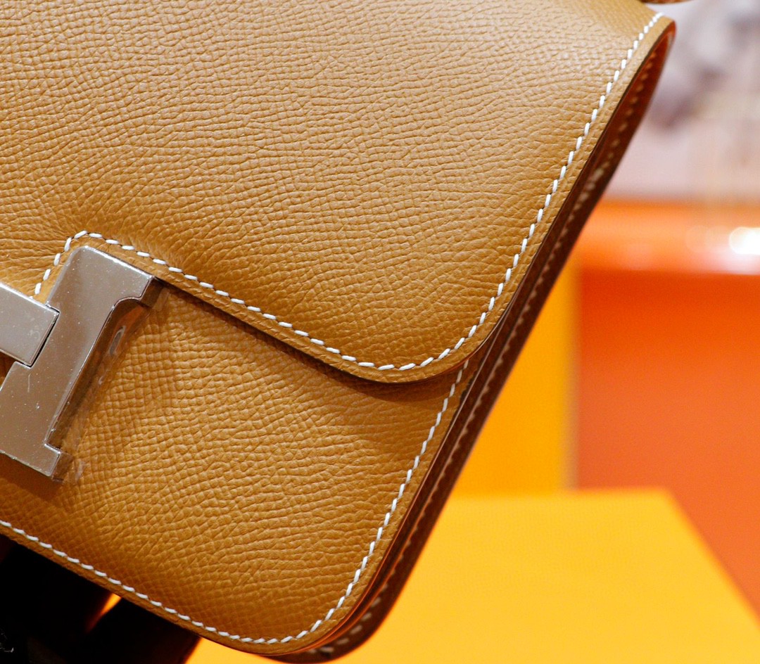 Hermès（爱马仕）Constance 空姐包 金棕 Epsom 小牛皮 全手缝 银扣 19cm