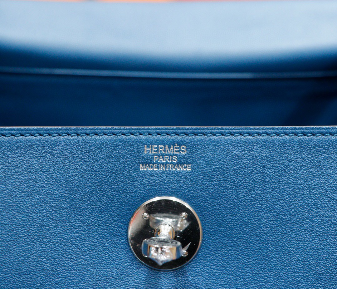 Hermès（爱马仕）Lindy 琳迪包 深邃蓝 Swift皮 银扣 30cm 全手缝