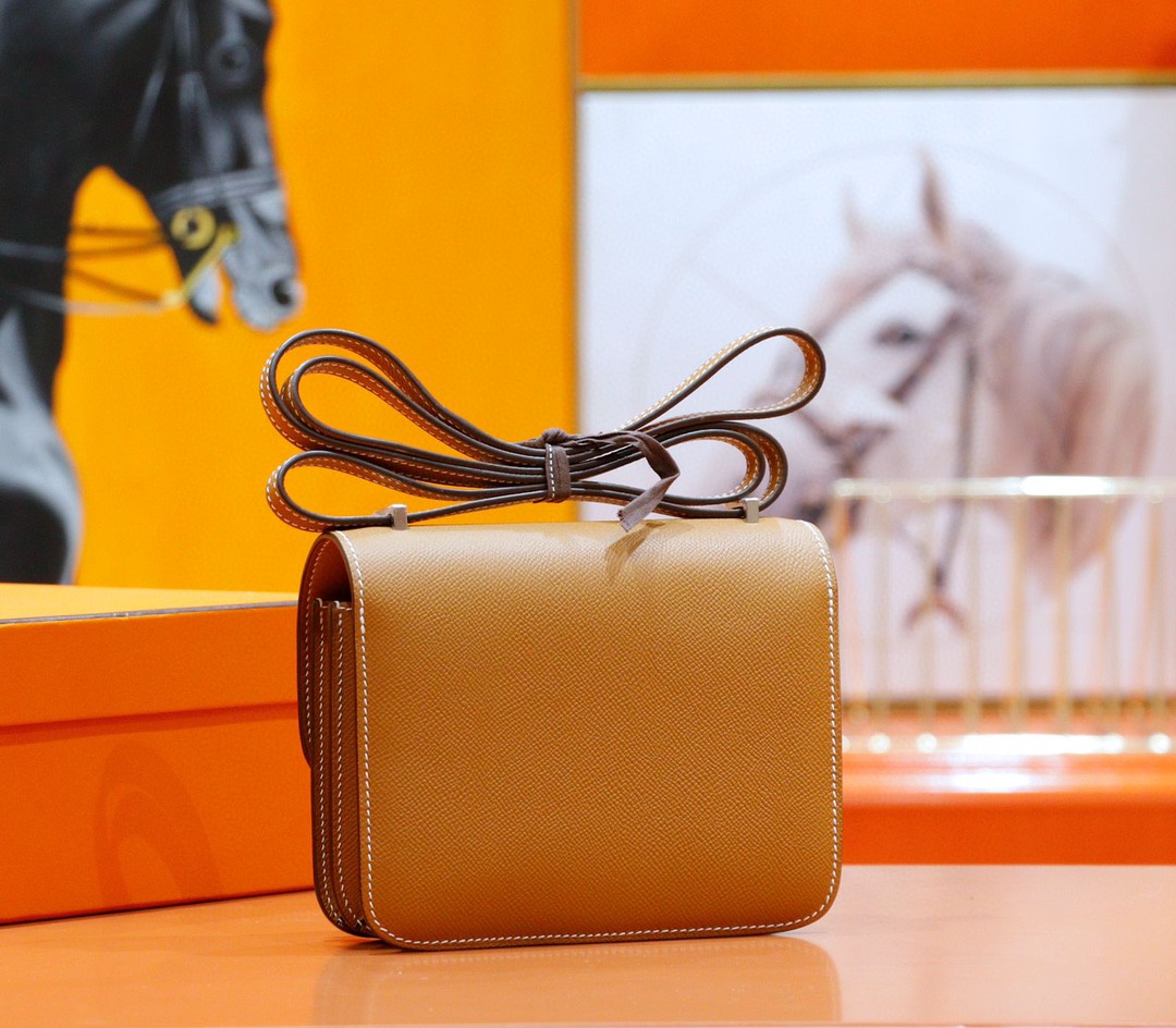 Hermès（爱马仕）Constance 空姐包 金棕 Epsom 小牛皮 全手缝 银扣 19cm