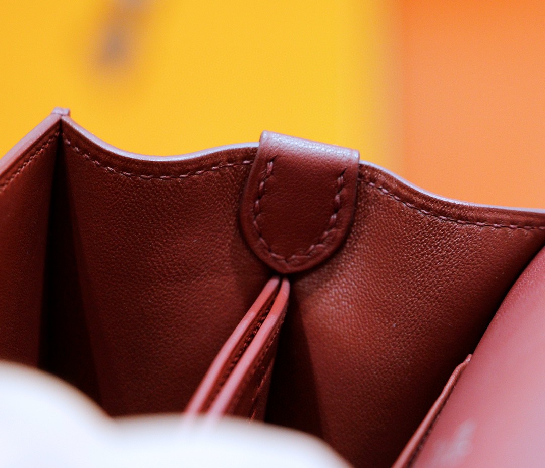 Hermès（爱马仕）Roulis 猪鼻子 酒红 Swift 全手缝 银扣 19cm