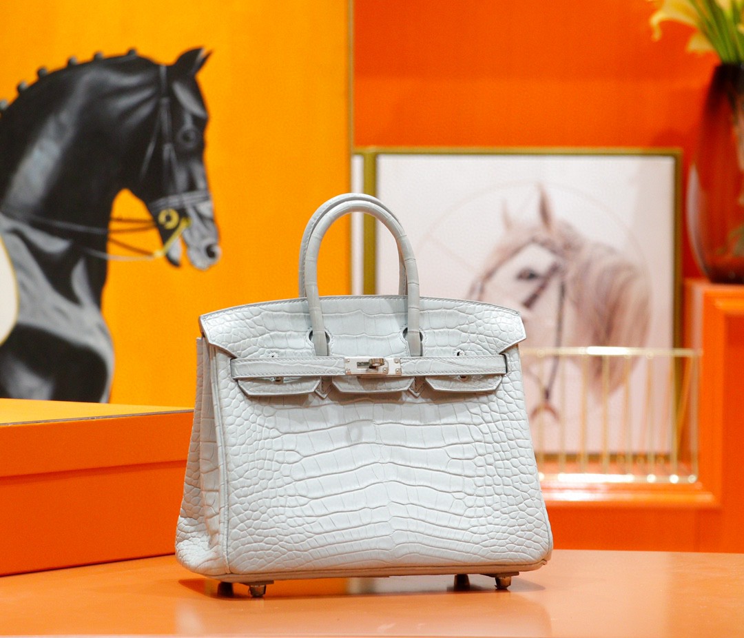Hermès（爱马仕）Birkin 铂金包 奶油白 雾面鳄鱼皮 银扣 25cm