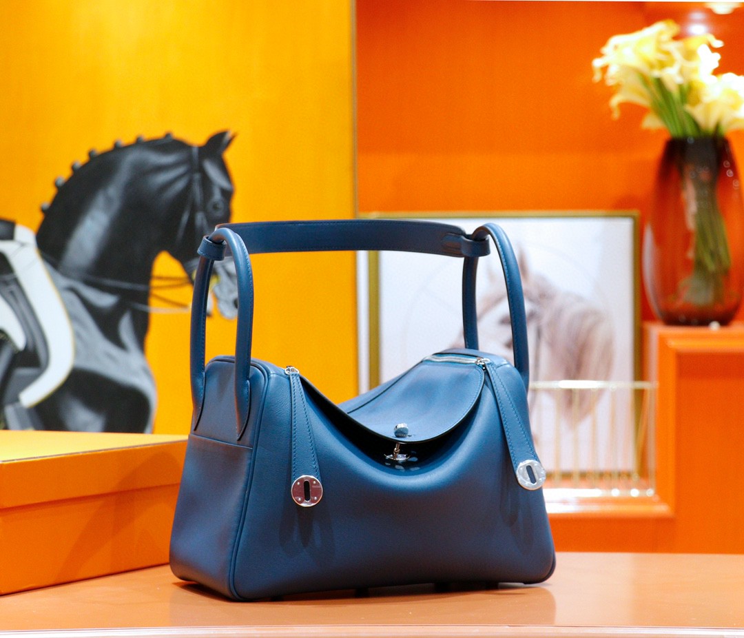 Hermès（爱马仕）Lindy 琳迪包 深邃蓝 Swift皮 银扣 30cm 全手缝
