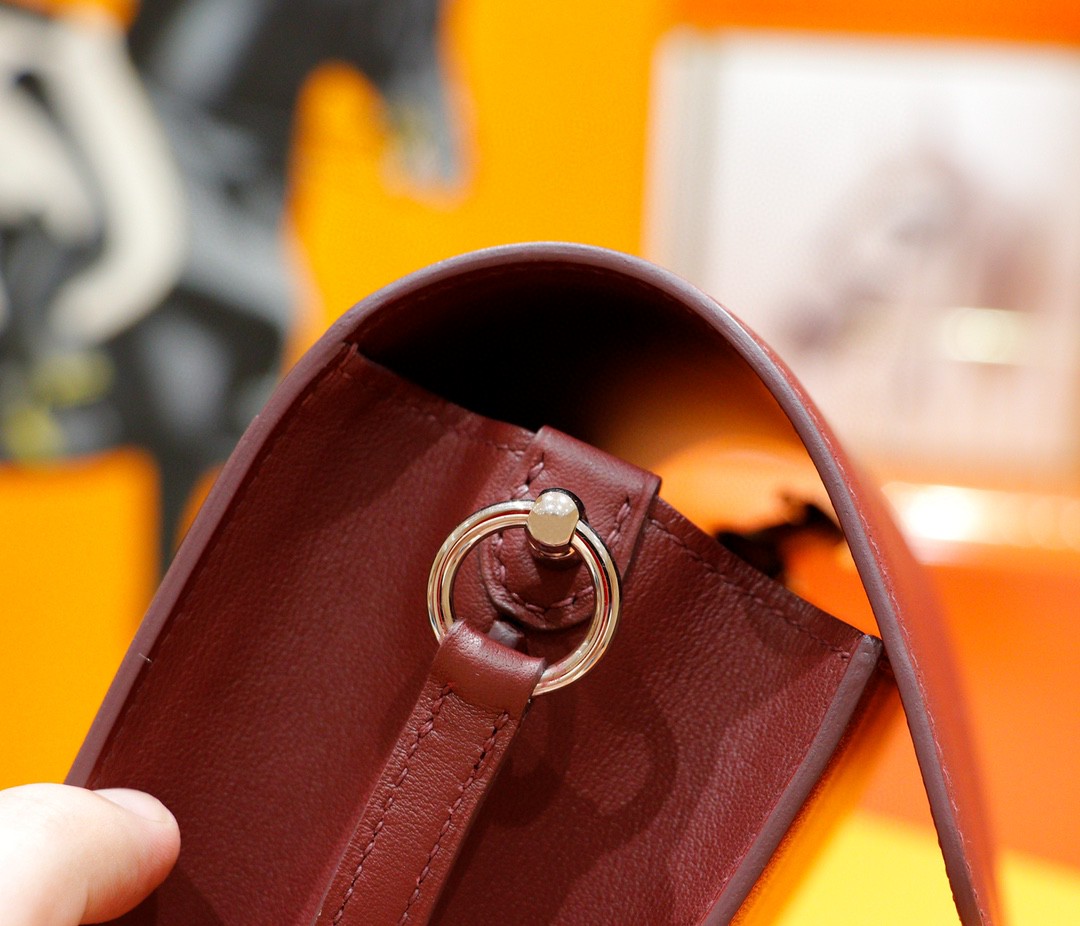 Hermès（爱马仕）Roulis 猪鼻子 酒红 Swift 全手缝 银扣 19cm