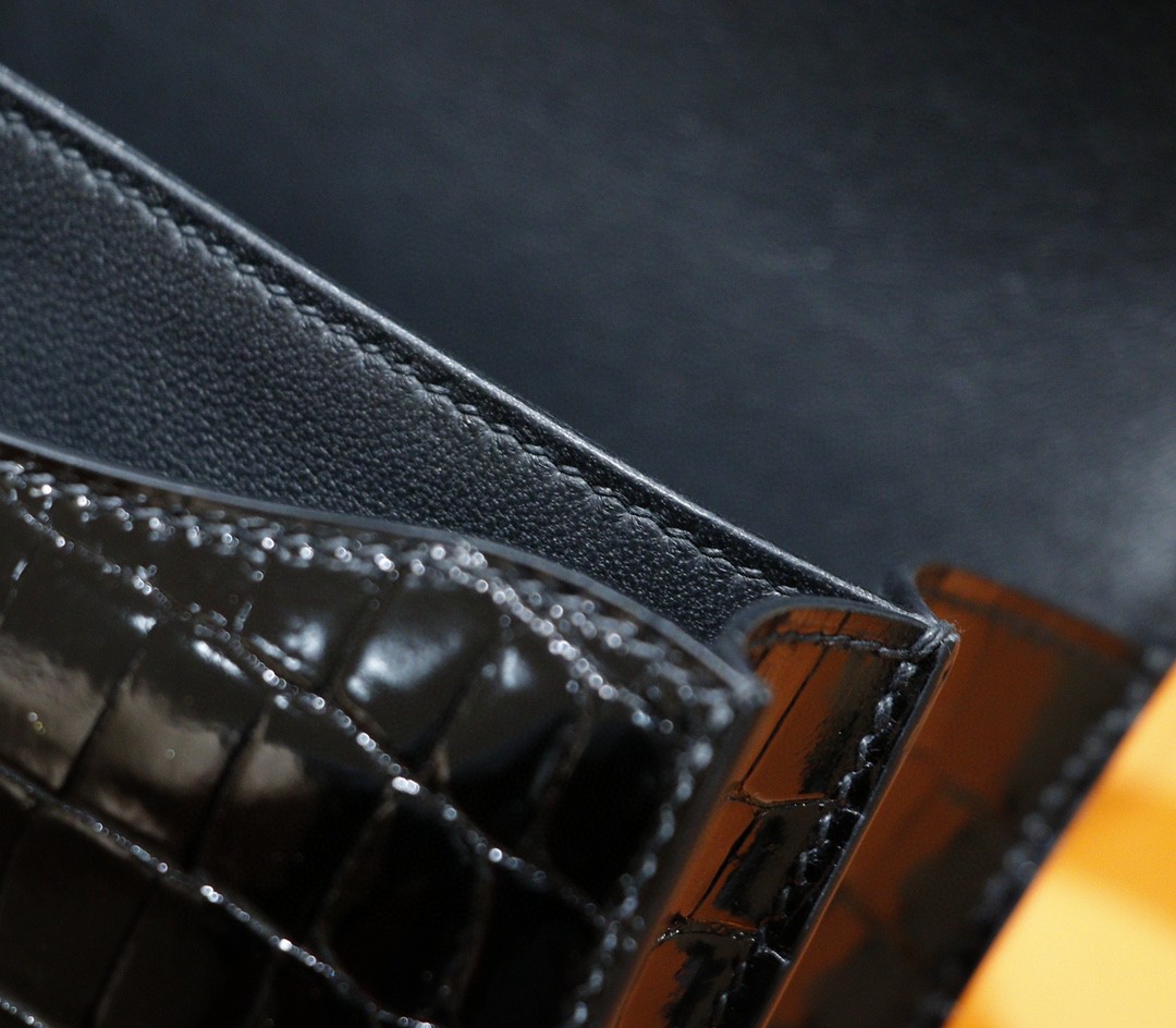 Hermès（爱马仕）Constance 空姐包 黑色 亮面鳄鱼皮 金扣 18cm