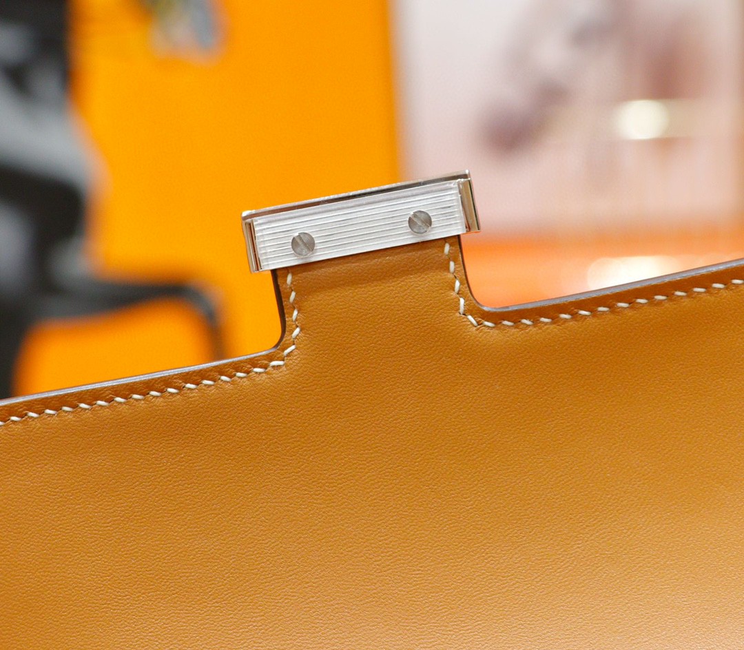 Hermès（爱马仕）Constance 空姐包 金棕 Epsom 小牛皮 全手缝 银扣 19cm