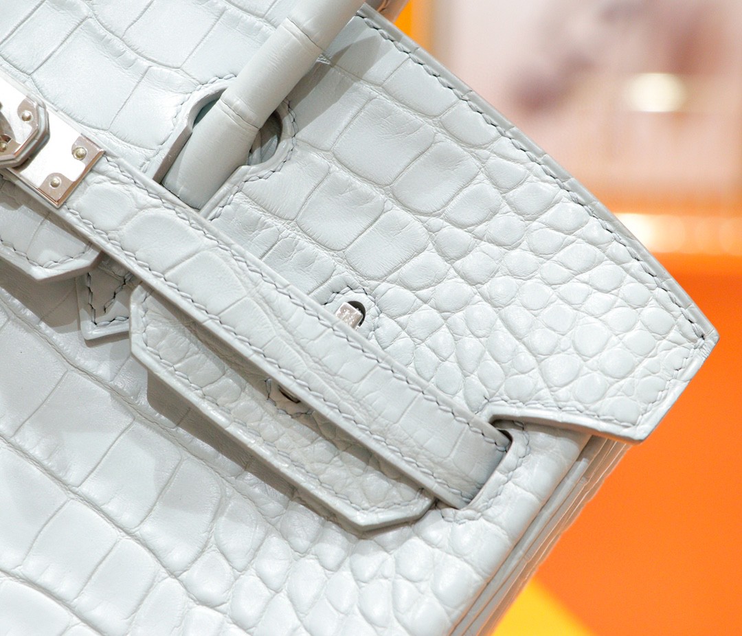 Hermès（爱马仕）Birkin 铂金包 奶油白 雾面鳄鱼皮 银扣 25cm