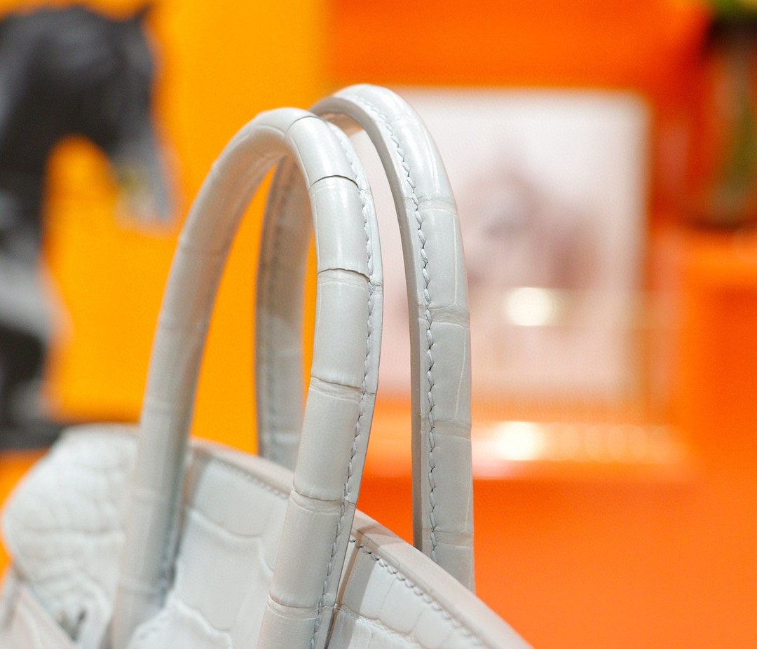 Hermès（爱马仕）Birkin 铂金包 奶油白 雾面鳄鱼皮 银扣 25cm
