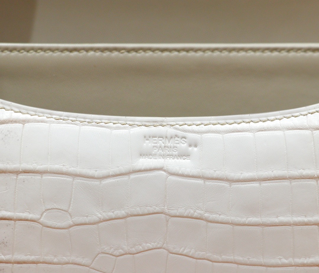Hermès（爱马仕）Constance 空姐包 喜马拉雅 鳄鱼皮 银扣 24cm