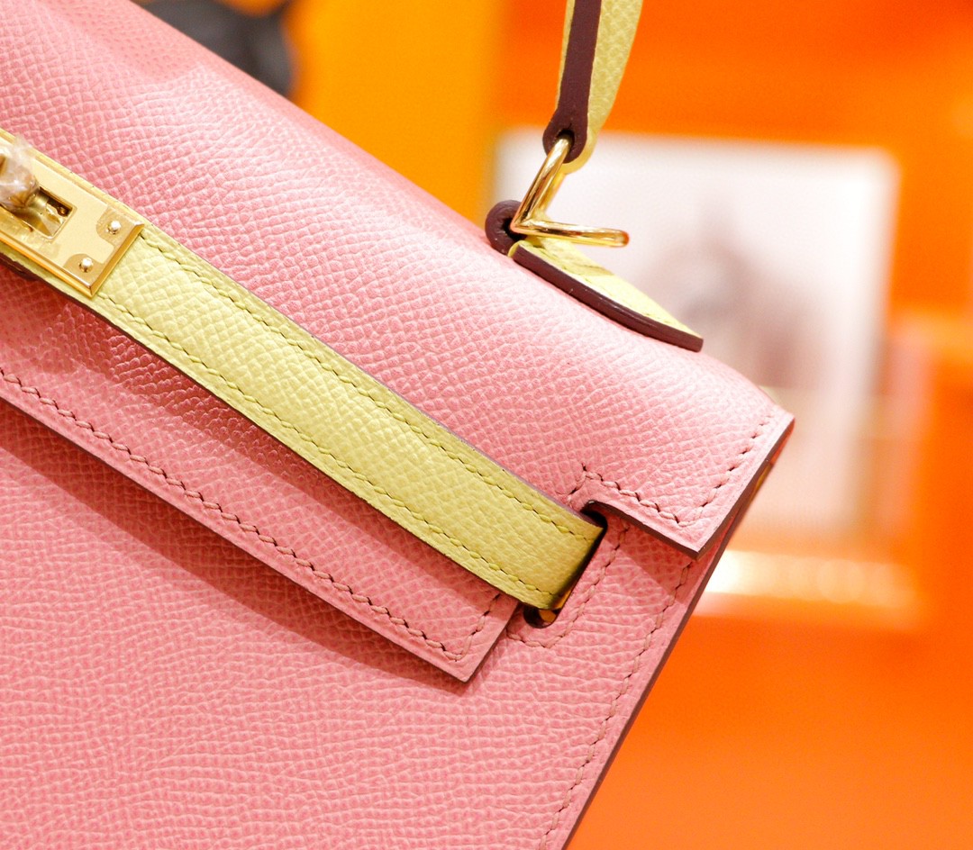 Hermès（爱马仕）Kelly 凯莉包 奶昔粉拼鹅蛋黄 Epsom 全手缝 金扣 25cm