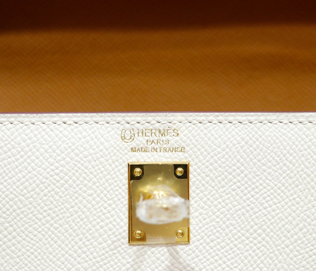 Hermès（爱马仕）Kelly 凯莉包 奶昔白拼金棕 Epsom 全手缝 金扣 25cm