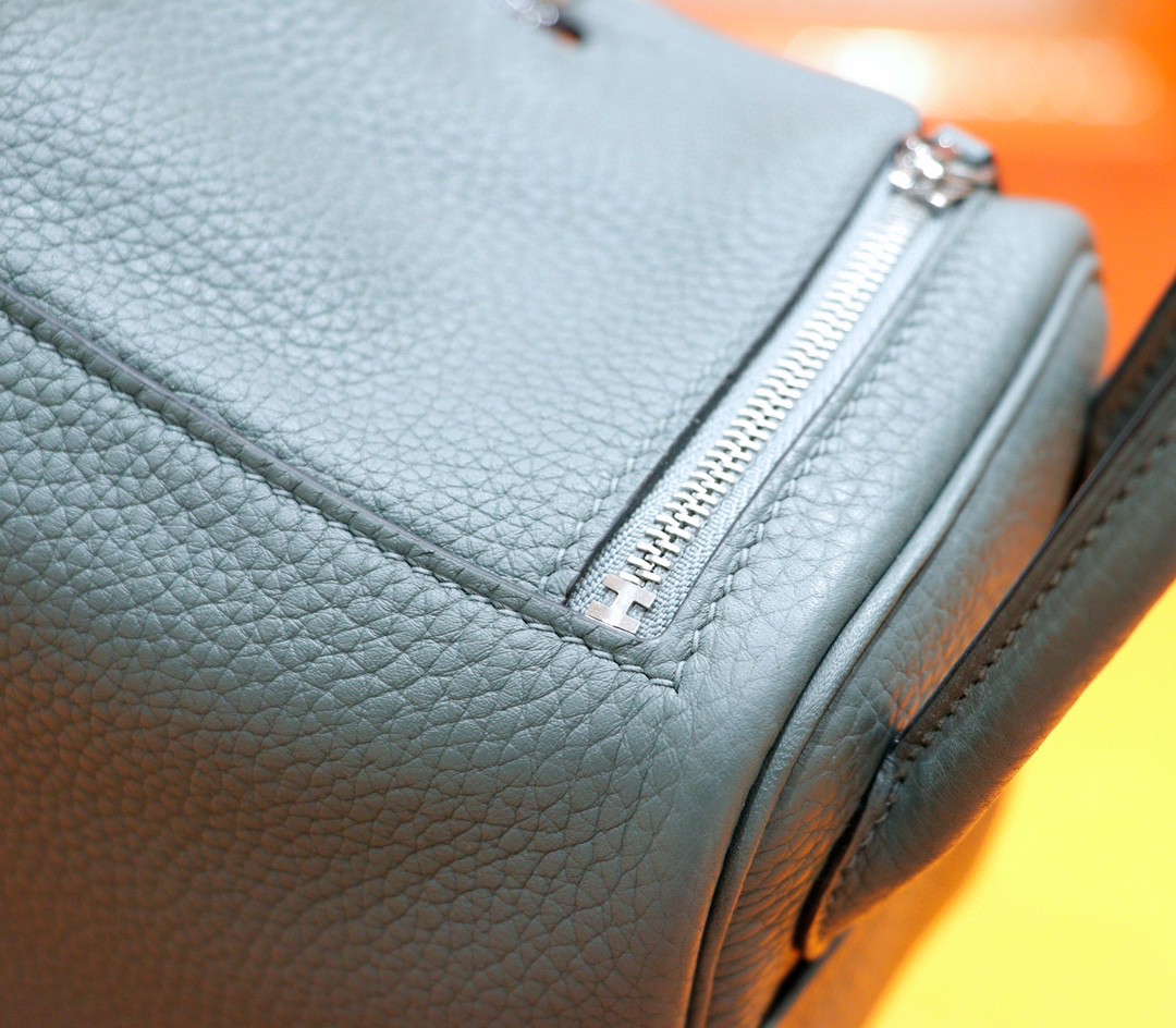 Hermès（爱马仕）Lindy 杏仁绿 Togo 全手缝 银扣 20cm