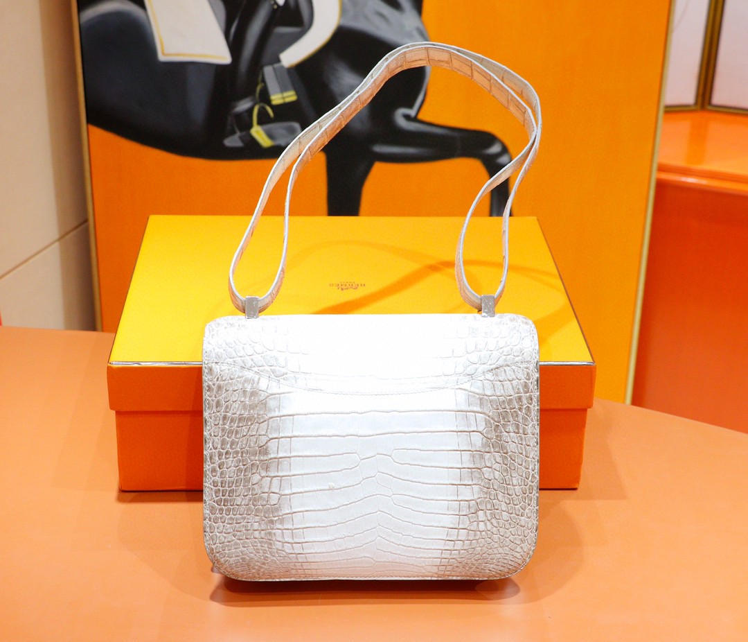 Hermès（爱马仕）Constance 空姐包 喜马拉雅 鳄鱼皮 银扣 24cm
