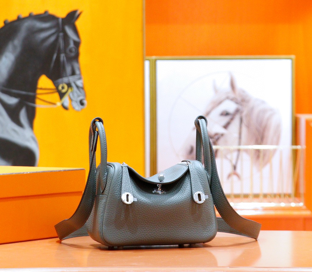 Hermès（爱马仕）Lindy 杏仁绿 Togo 全手缝 银扣 20cm