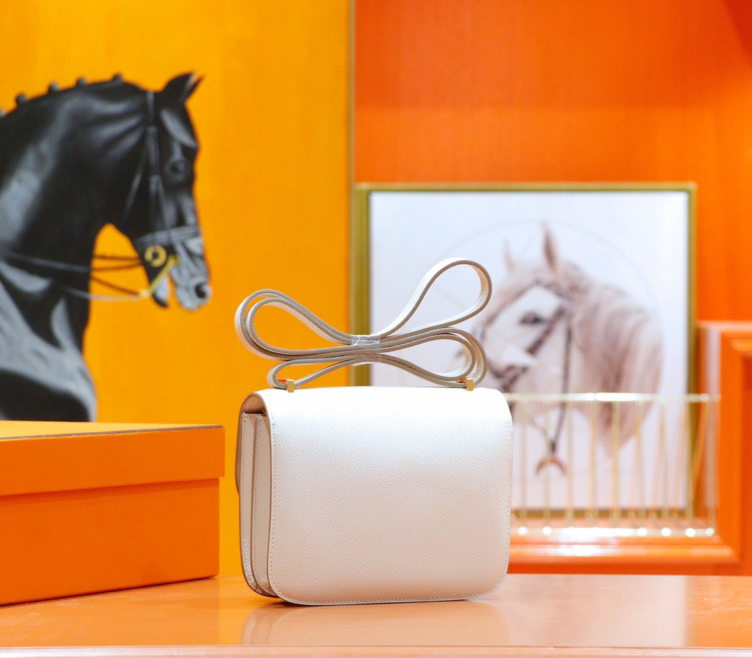 Hermès（爱马仕）Constance 空姐包 奶昔白 Epsom 全手缝 金扣 19cm