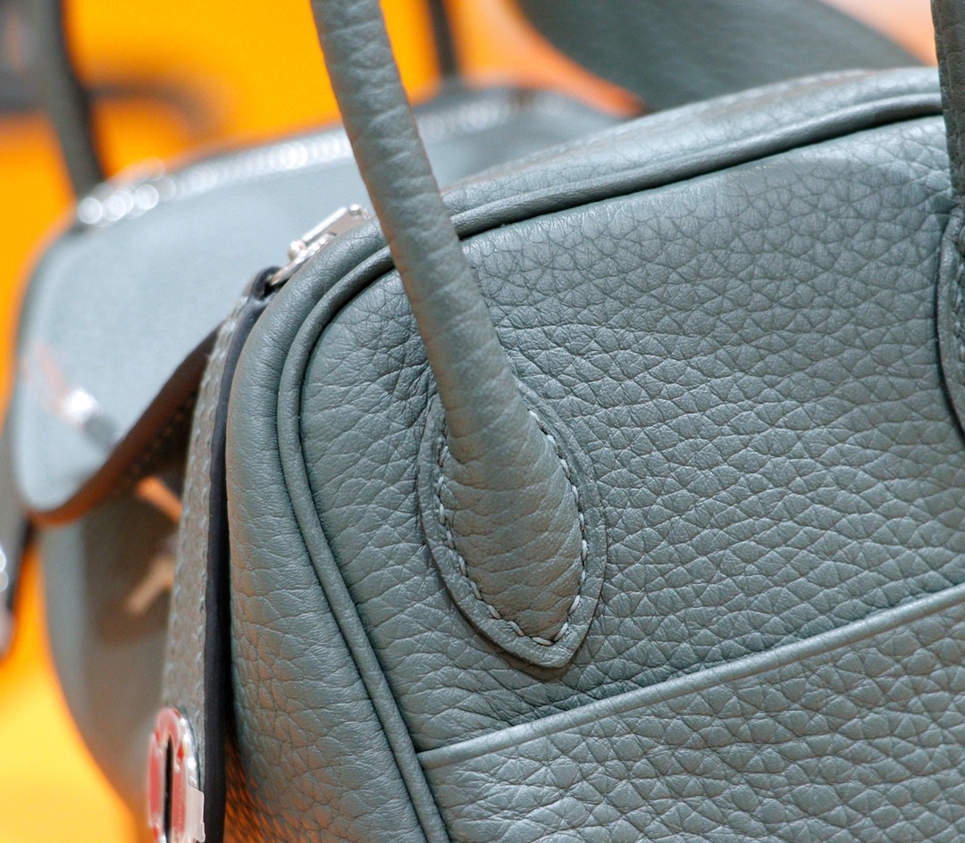 Hermès（爱马仕）Lindy 杏仁绿 Togo 全手缝 银扣 20cm