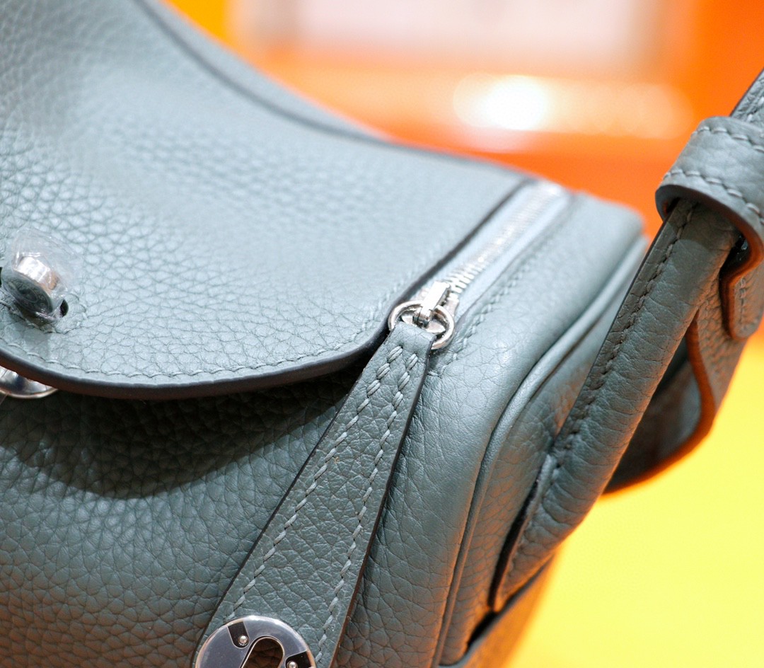 Hermès（爱马仕）Lindy 杏仁绿 Togo 全手缝 银扣 20cm