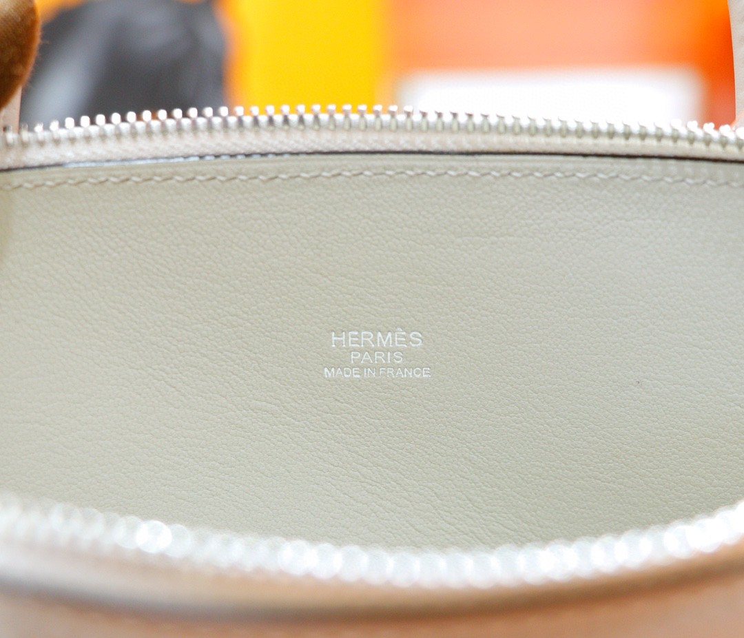 Hermès（爱马仕）Bolide 保龄球包 奶昔白 Swift 全手缝 银扣 27cm