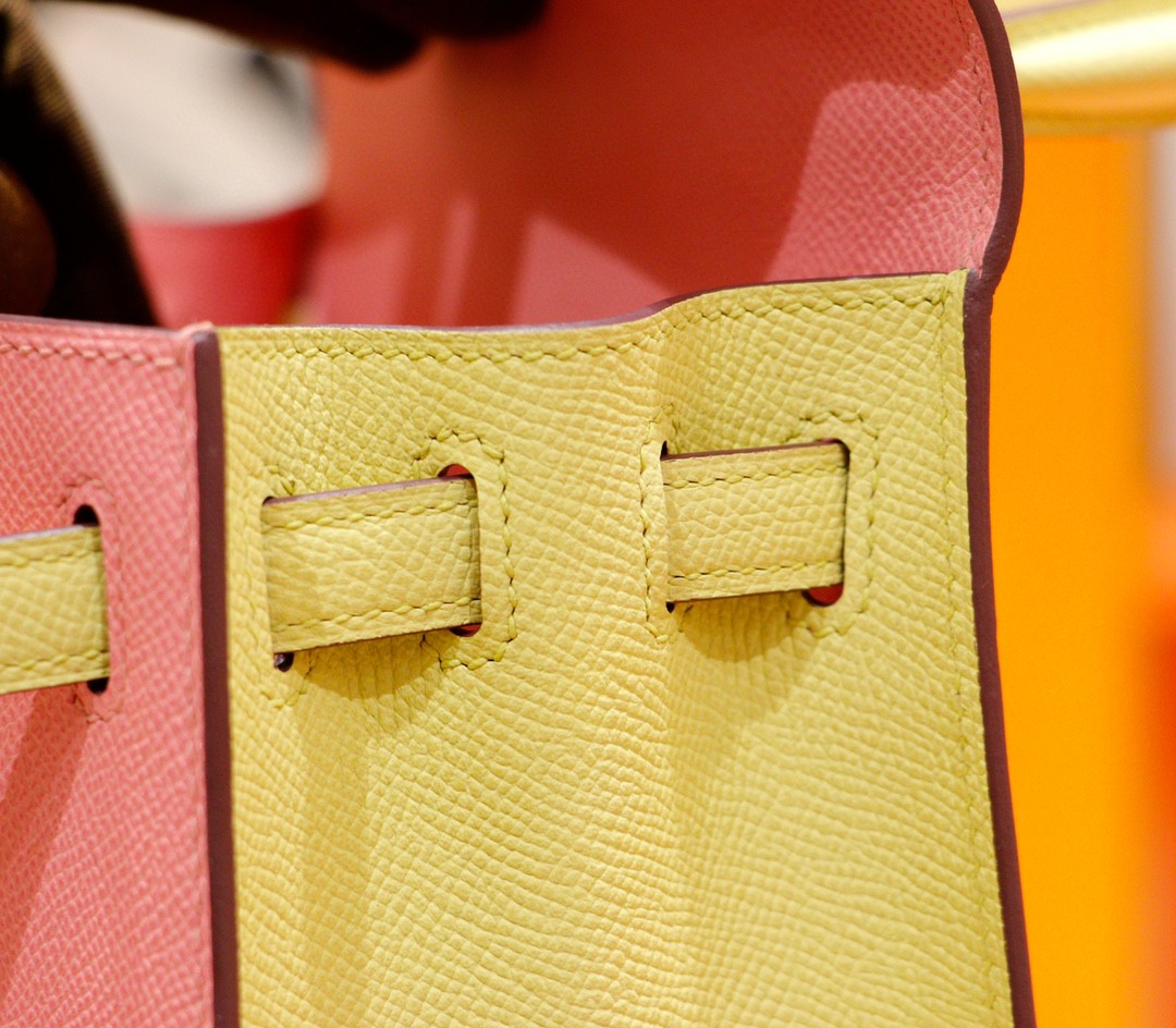 Hermès（爱马仕）Kelly 凯莉包 奶昔粉拼鹅蛋黄 Epsom 全手缝 金扣 25cm