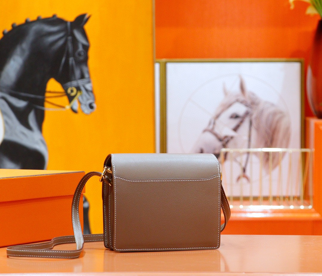 Hermès（爱马仕）Roulis 猪鼻包 19cm 大象灰 Evercolor 小牛皮 金扣 全手缝