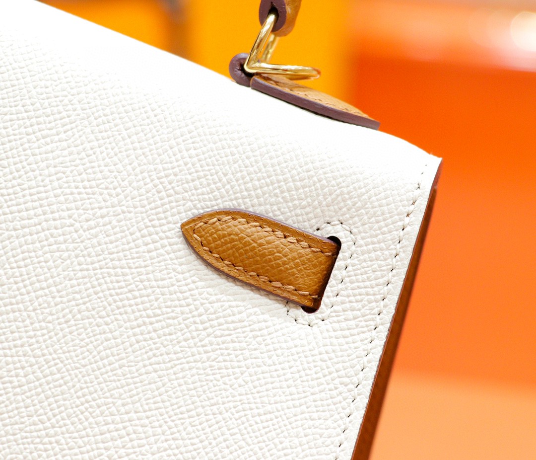 Hermès（爱马仕）Kelly 凯莉包 奶昔白拼金棕 Epsom 全手缝 金扣 25cm