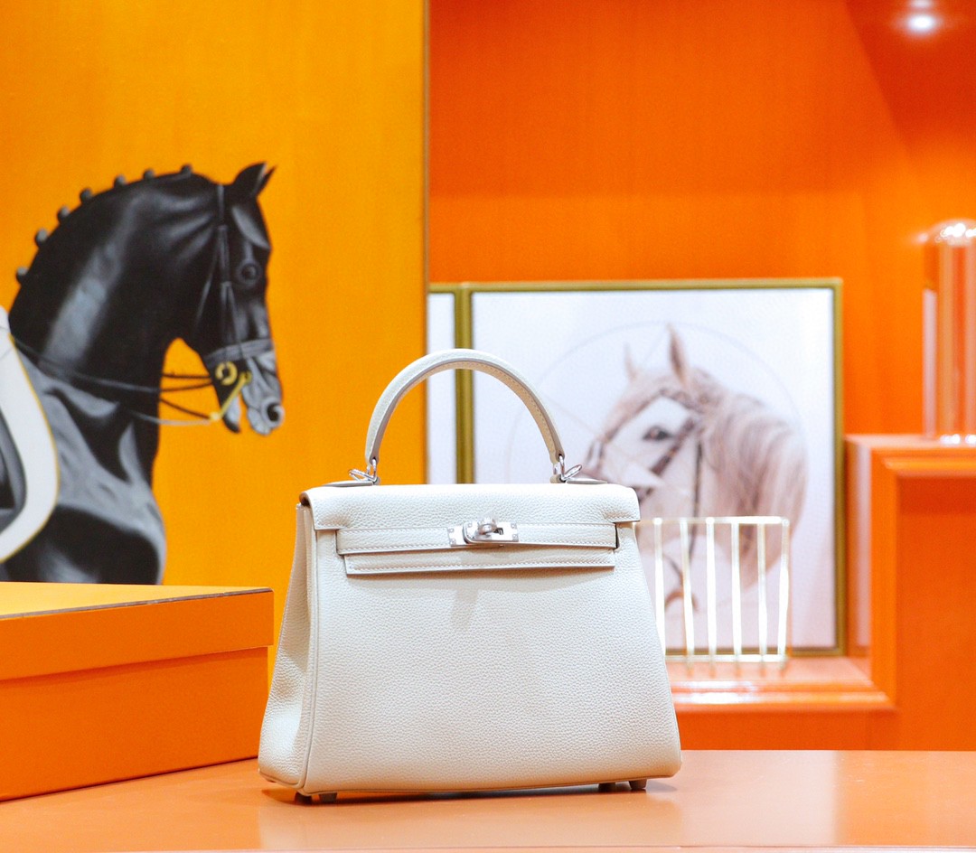 Hermès（爱马仕）Kelly 凯莉包 奶昔白 Togo 全手缝 银扣 25cm
