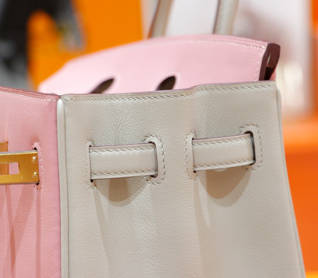 Hermès（爱马仕）Birkin 铂金包 奶昔粉拼珍珠灰 Swift 全手缝 金扣 25cm