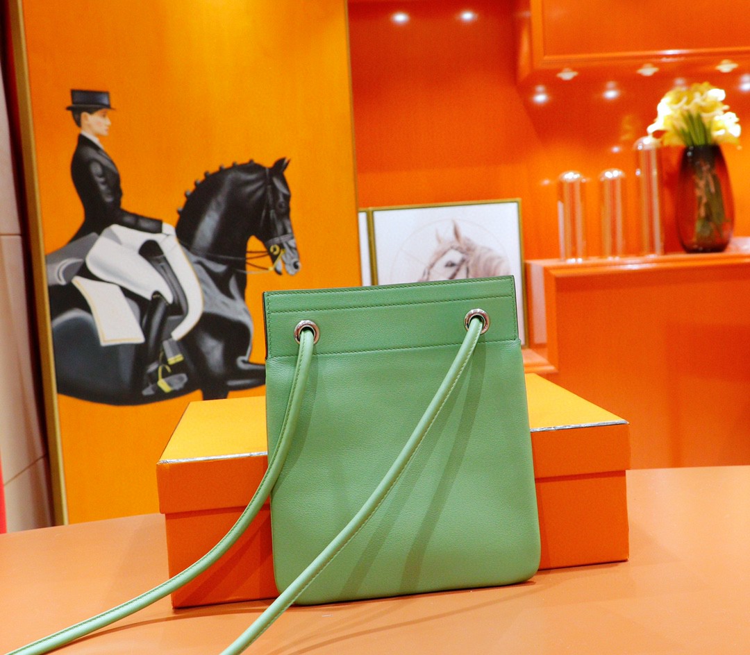 Hermès（爱马仕）Aline 斜挎包 牛油果绿 Swift 全手缝 银扣