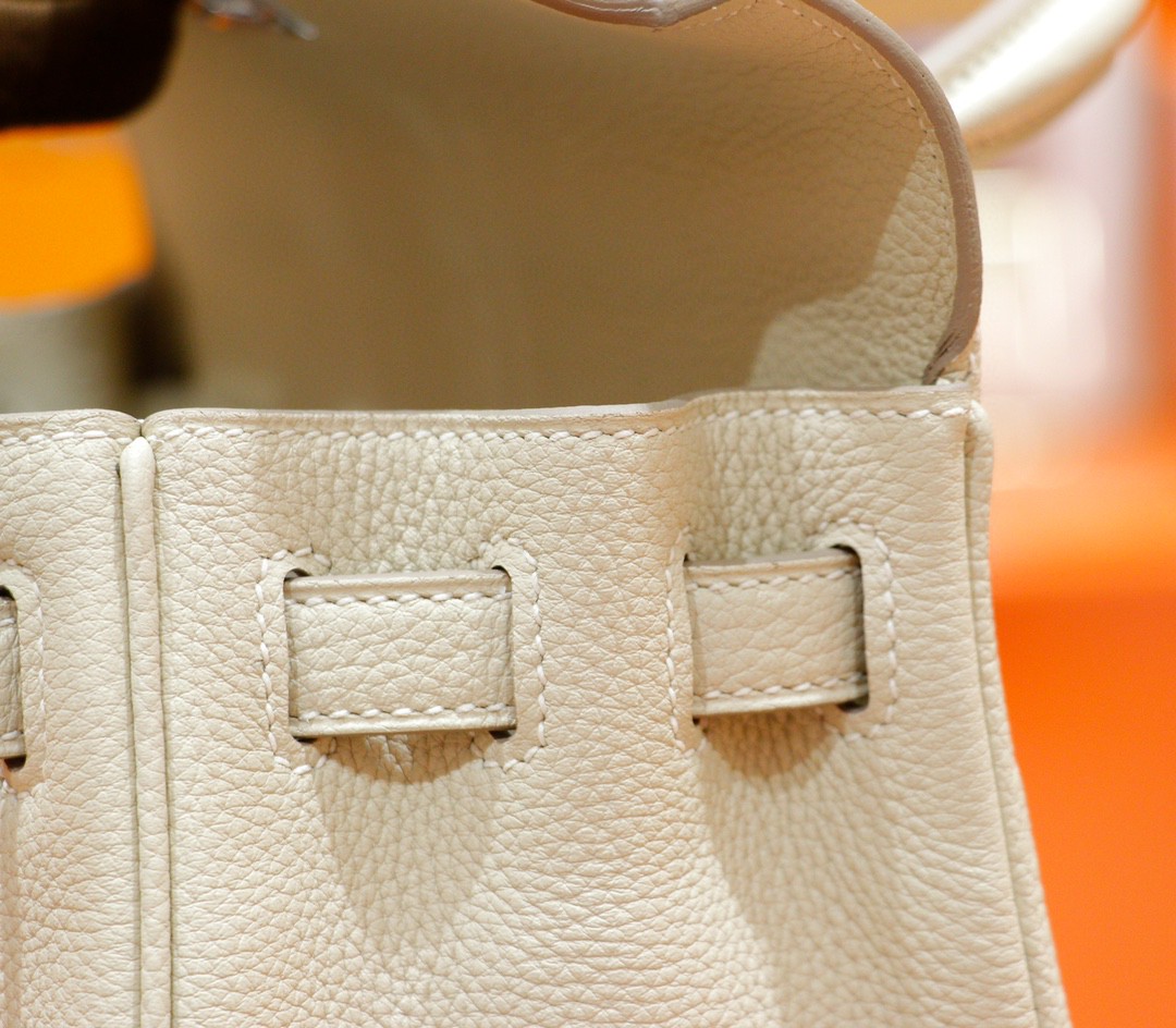 Hermès（爱马仕）Kelly 凯莉包 奶昔白 Togo 全手缝 银扣 25cm