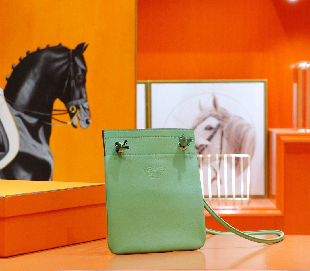 Hermès（爱马仕）Aline 斜挎包 牛油果绿 Swift 全手缝 银扣