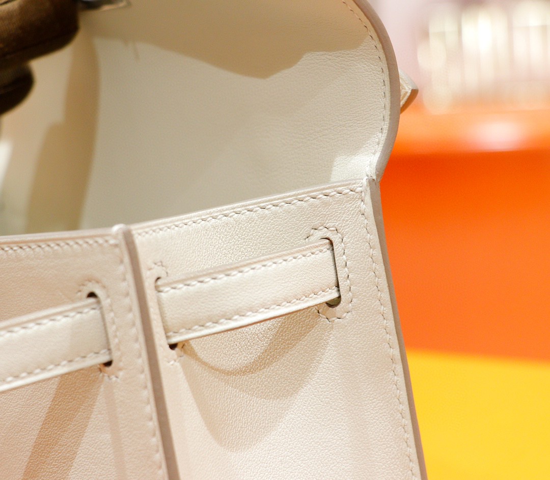 Hermès（爱马仕）Minikelly 迷你凯莉 奶昔白 Swift 全手缝 银扣 22cm 晚宴包