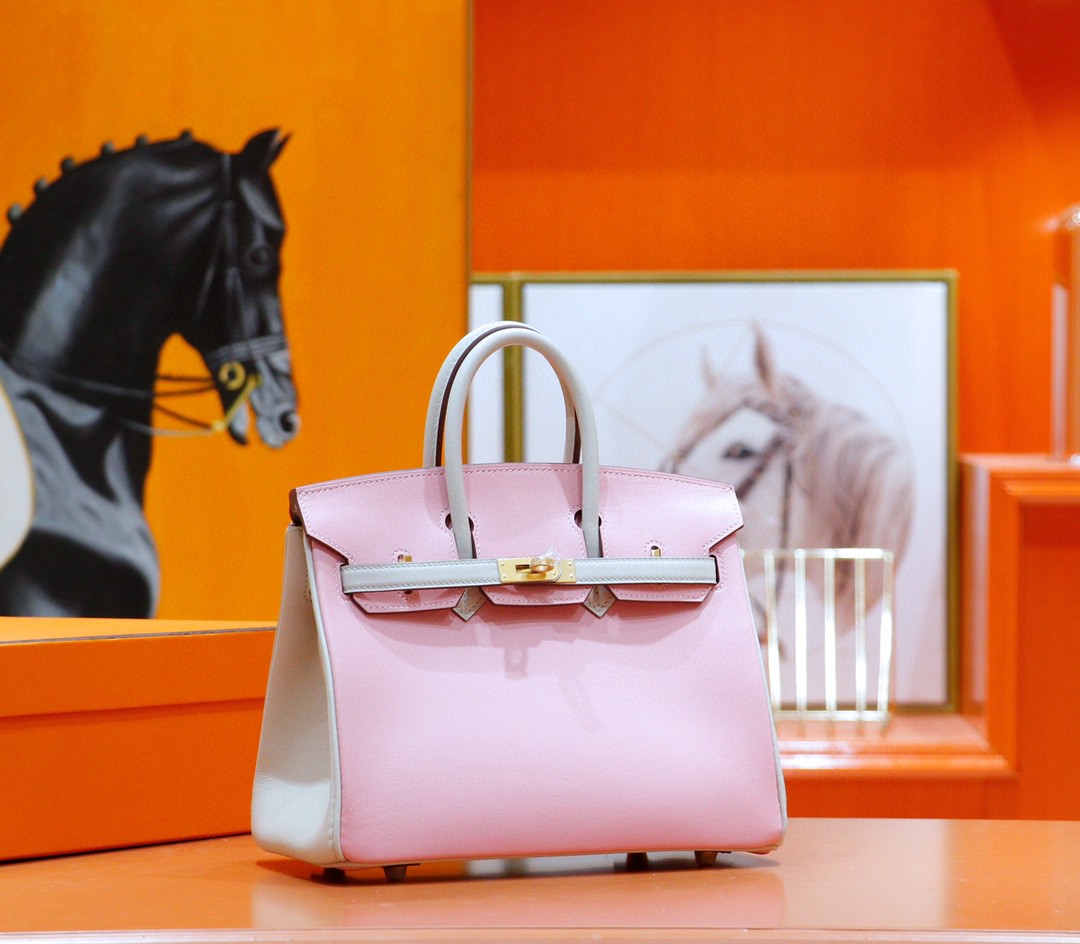 Hermès（爱马仕）Birkin 铂金包 奶昔粉拼珍珠灰 Swift 全手缝 金扣 25cm