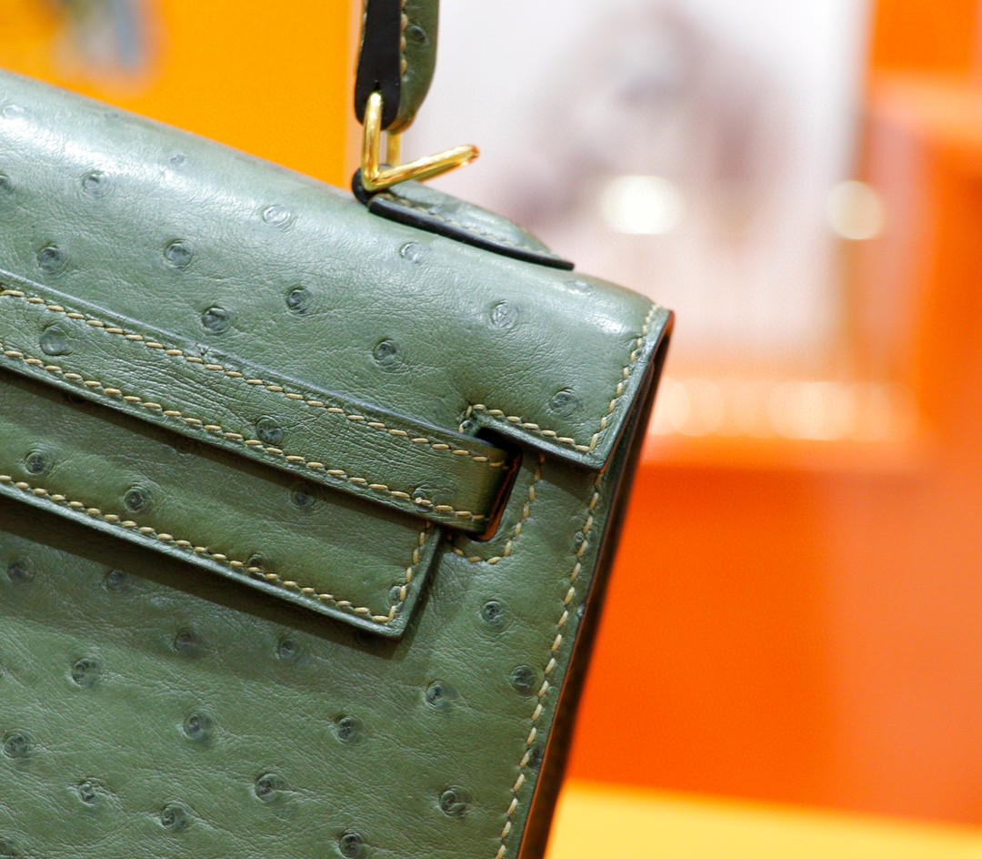 Hermès（爱马仕）Kelly 凯莉包 军绿色 南非鸵鸟皮 全手缝 金扣 25cm
