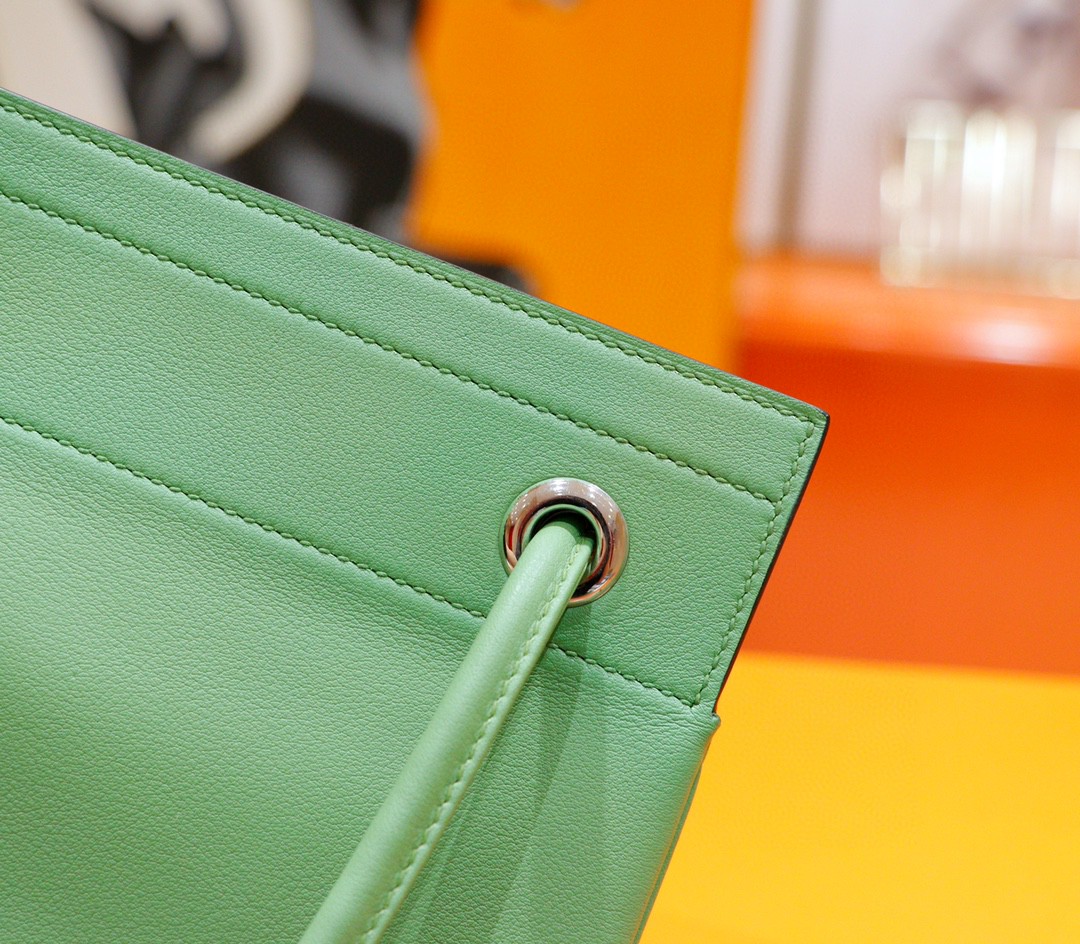 Hermès（爱马仕）Aline 斜挎包 牛油果绿 Swift 全手缝 银扣