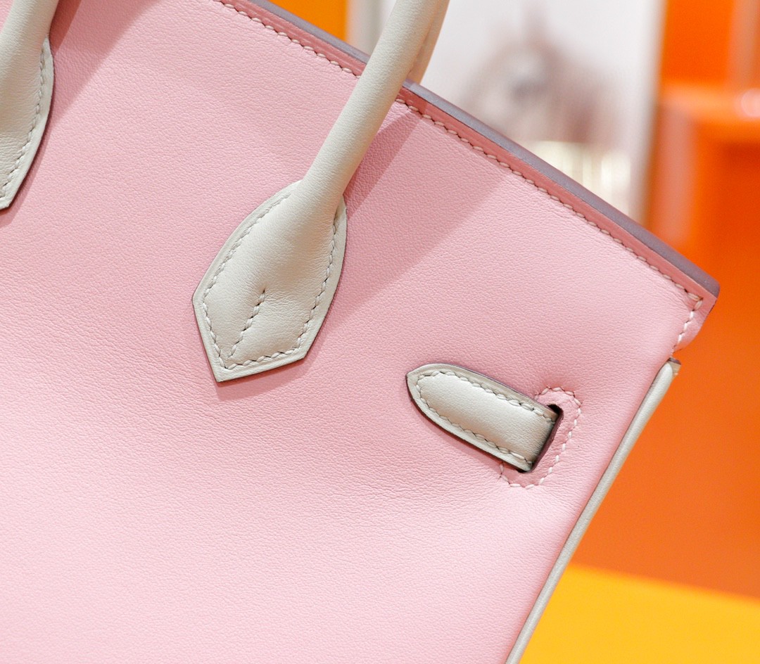 Hermès（爱马仕）Birkin 铂金包 奶昔粉拼珍珠灰 Swift 全手缝 金扣 25cm