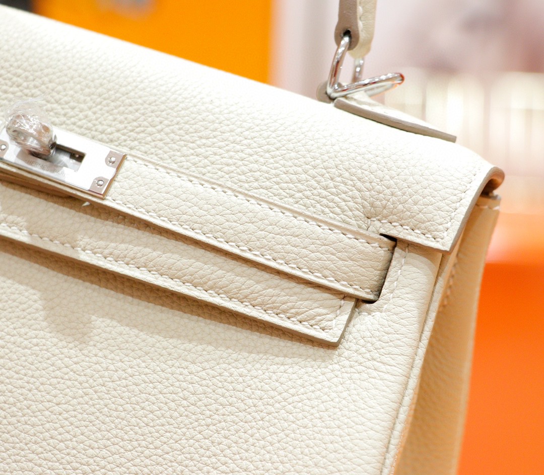 Hermès（爱马仕）Kelly 凯莉包 奶昔白 Togo 全手缝 银扣 25cm