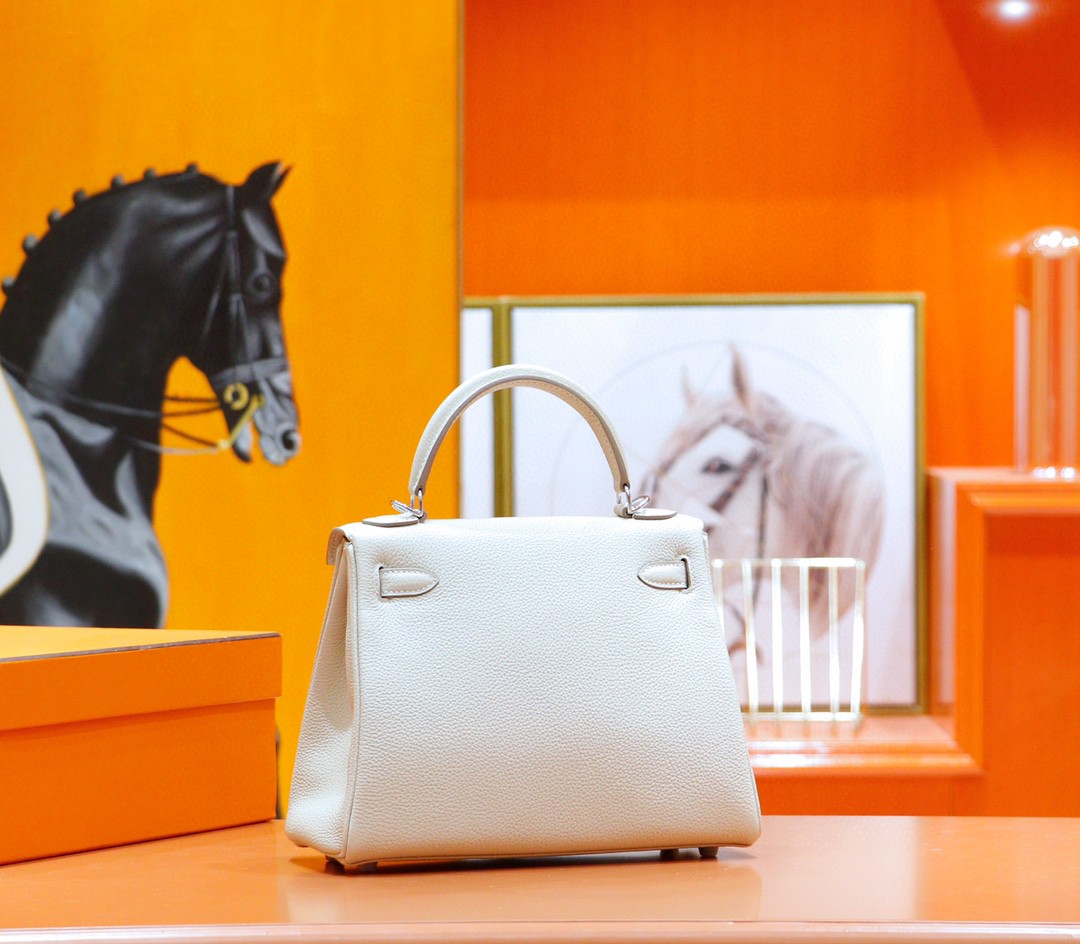 Hermès（爱马仕）Kelly 凯莉包 奶昔白 Togo 全手缝 银扣 25cm