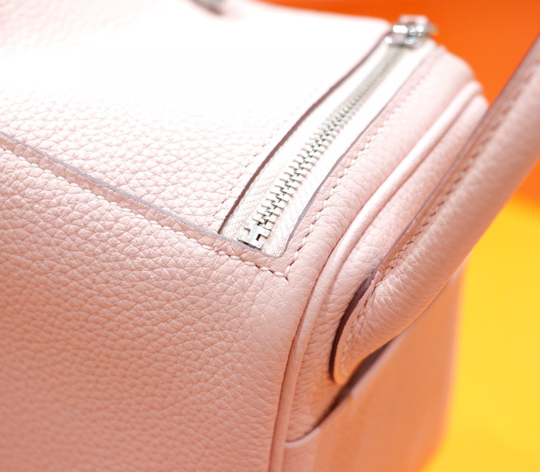 Hermès（爱马仕）Lindy 琳迪包 奶昔粉 Togo 全手缝 银扣 20cm